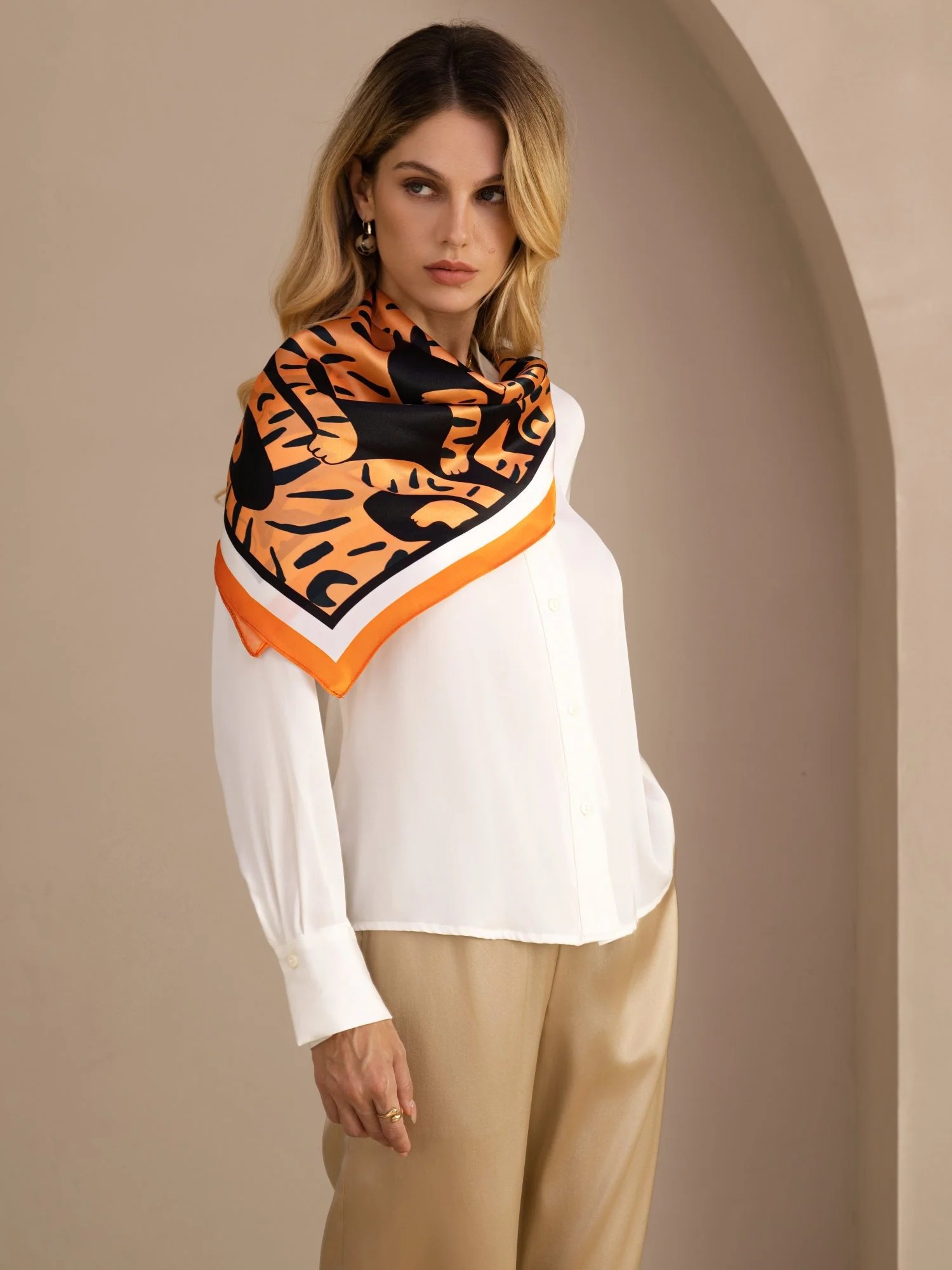 100% Mulberry Silk Tiger Pattern Scarf - Size 90x90cm - Image 6