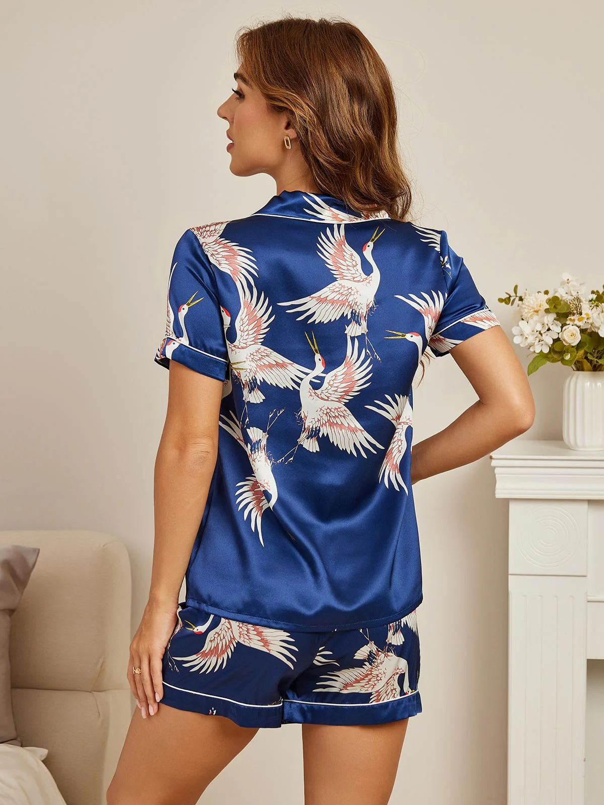 19Momme Pure Silk Crane Print Short Sleeve Notch Collar Women's Pyjamas Set - Image 2