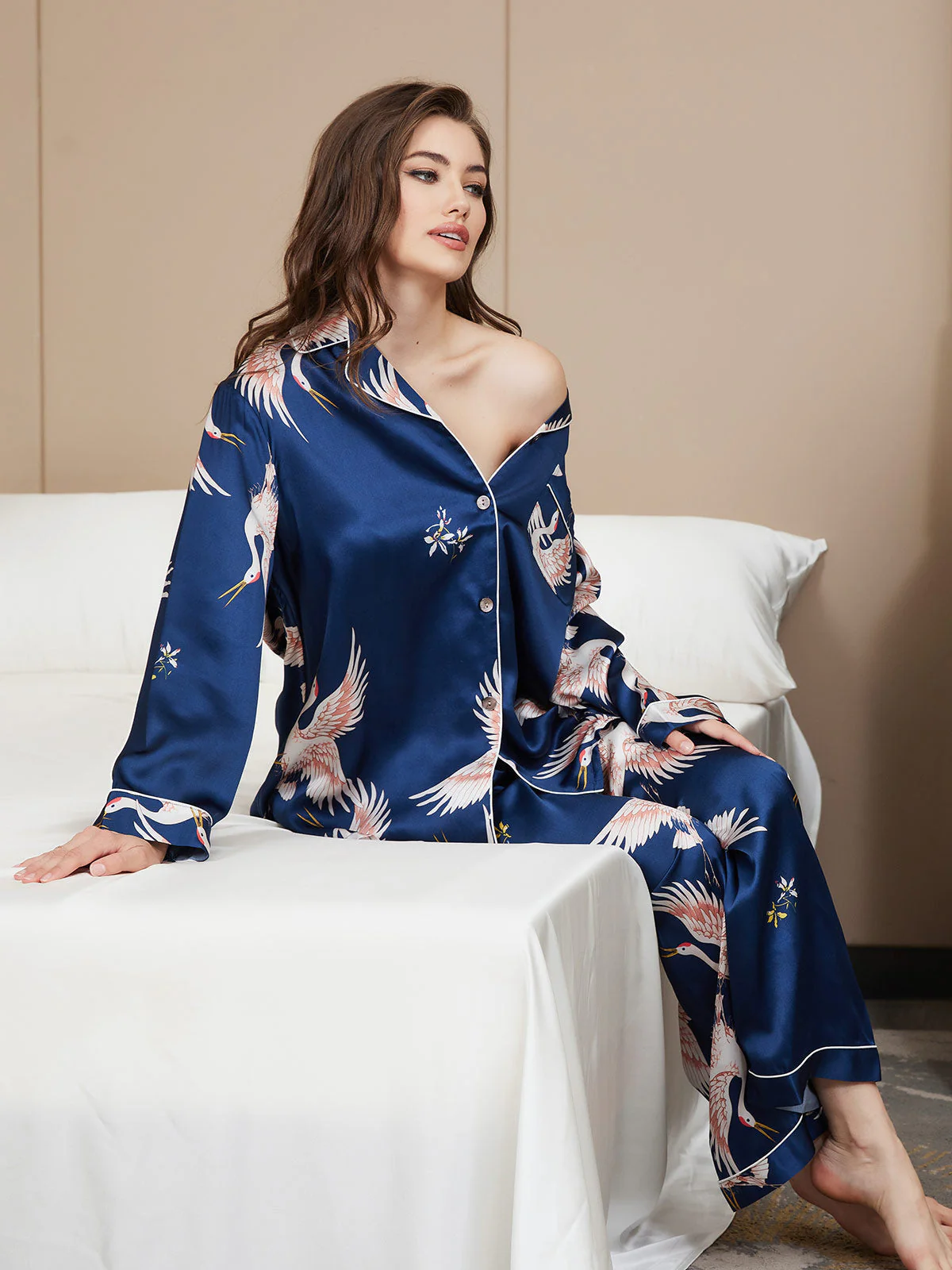 19Momme Women's Pure Silk Crane Print Long Sleeve Pyjamas Set - Image 2