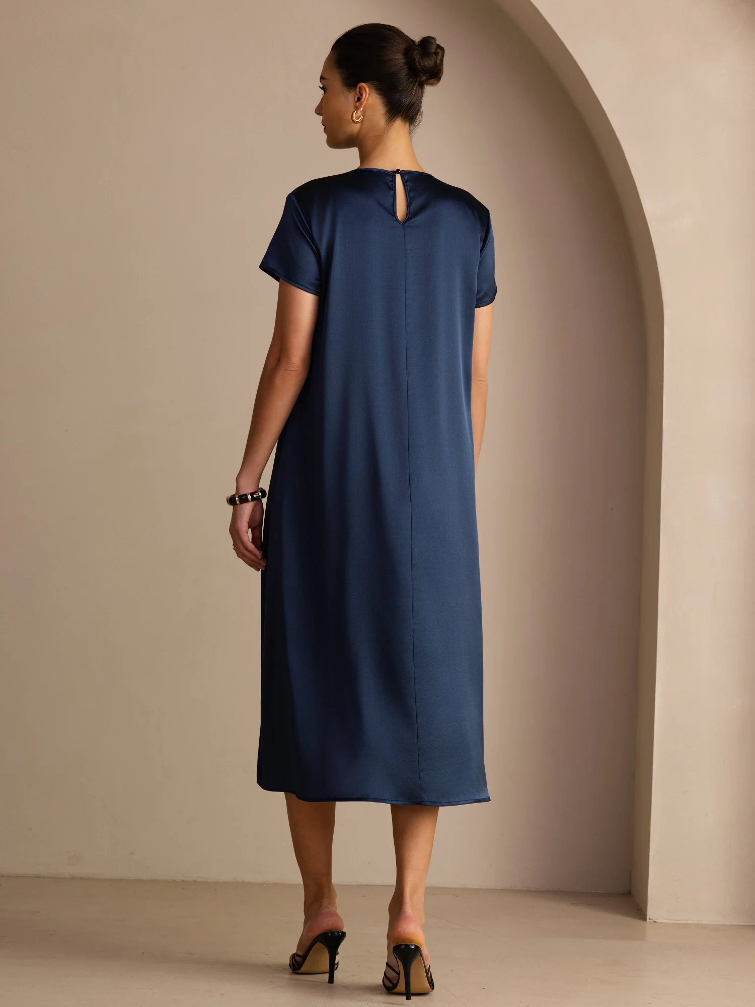 19Momme Silk Short Sleeve Crew Neck Midi Dress With Side Pockets - Image 15