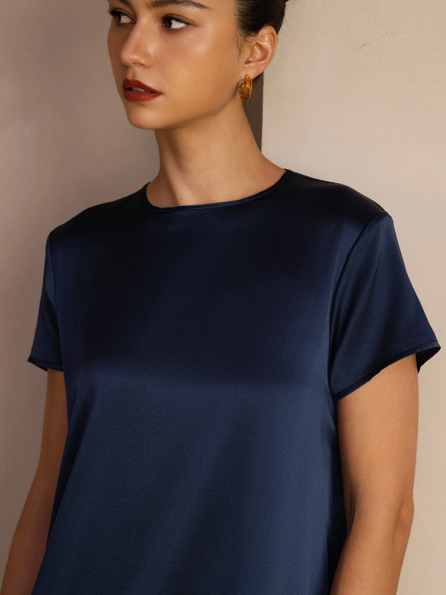 19Momme Silk Short Sleeve Crew Neck Midi Dress With Side Pockets - Image 17