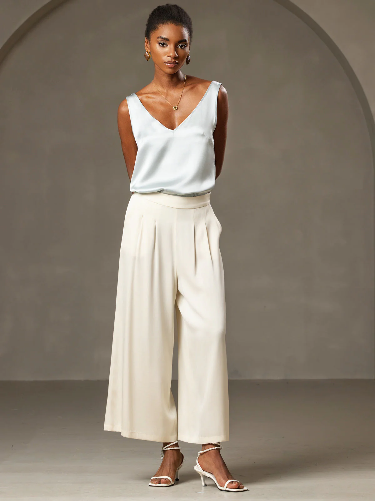 19Momme Silk Sleeveless V Neck Women's Tank Top with V Back Design - Image 56