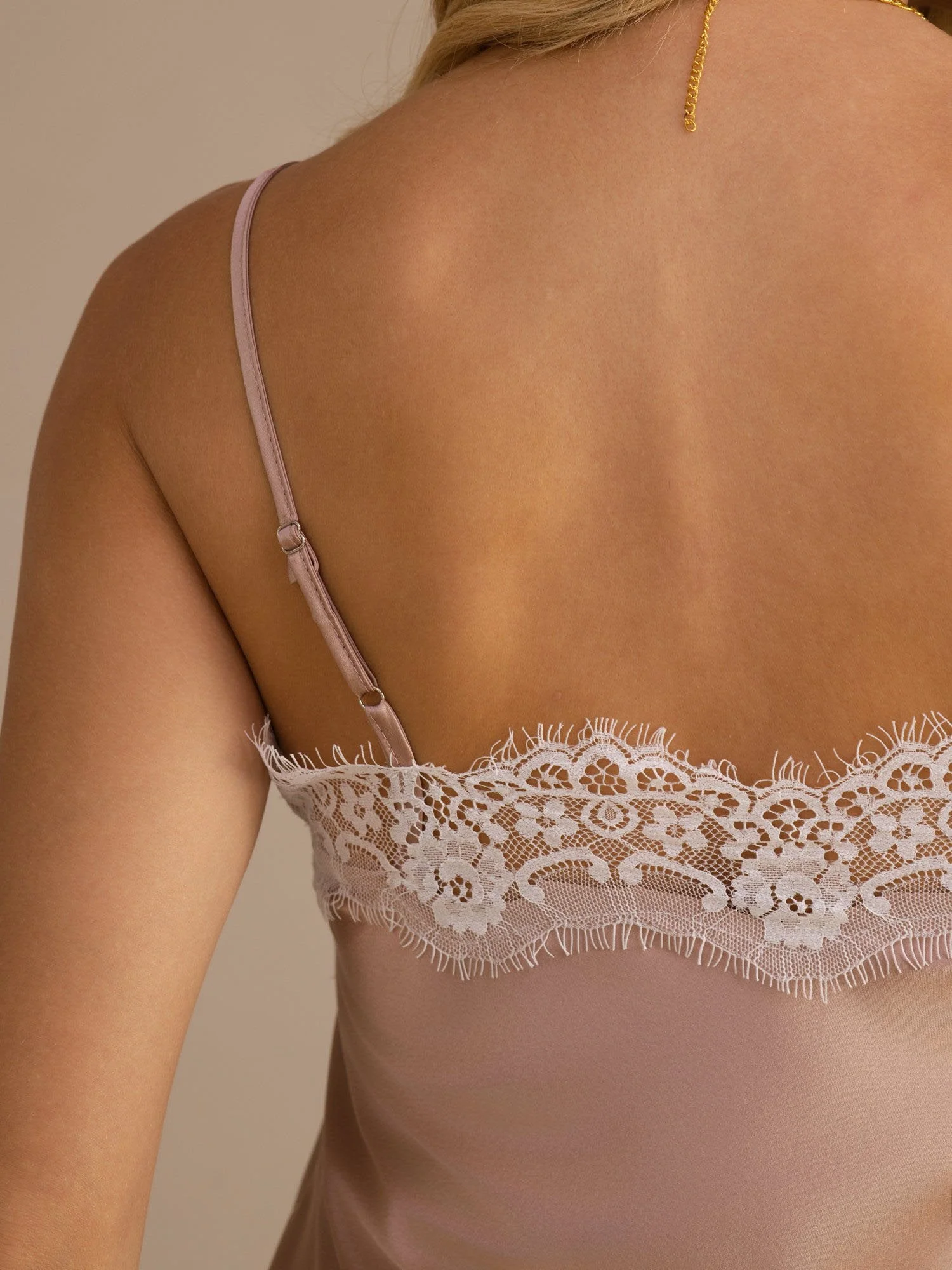 19Momme Silk Women's Adjustable Spaghetti Strap V Neck Lace Trim Camisole Top - Image 4