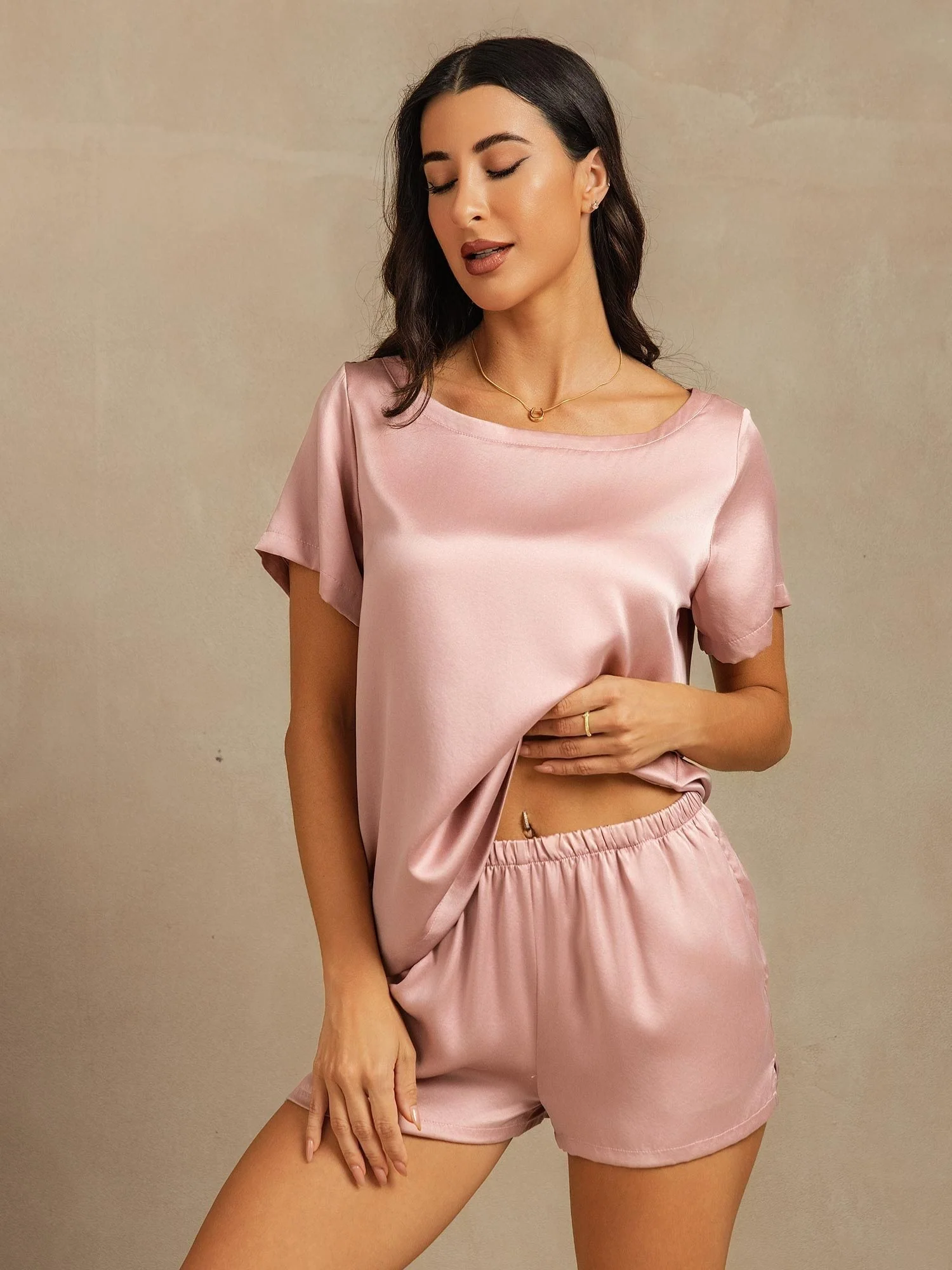 19Momme Women's Silk Short Sleeve Round Collar Pajamas Set with Side Pocket Design - Image 20