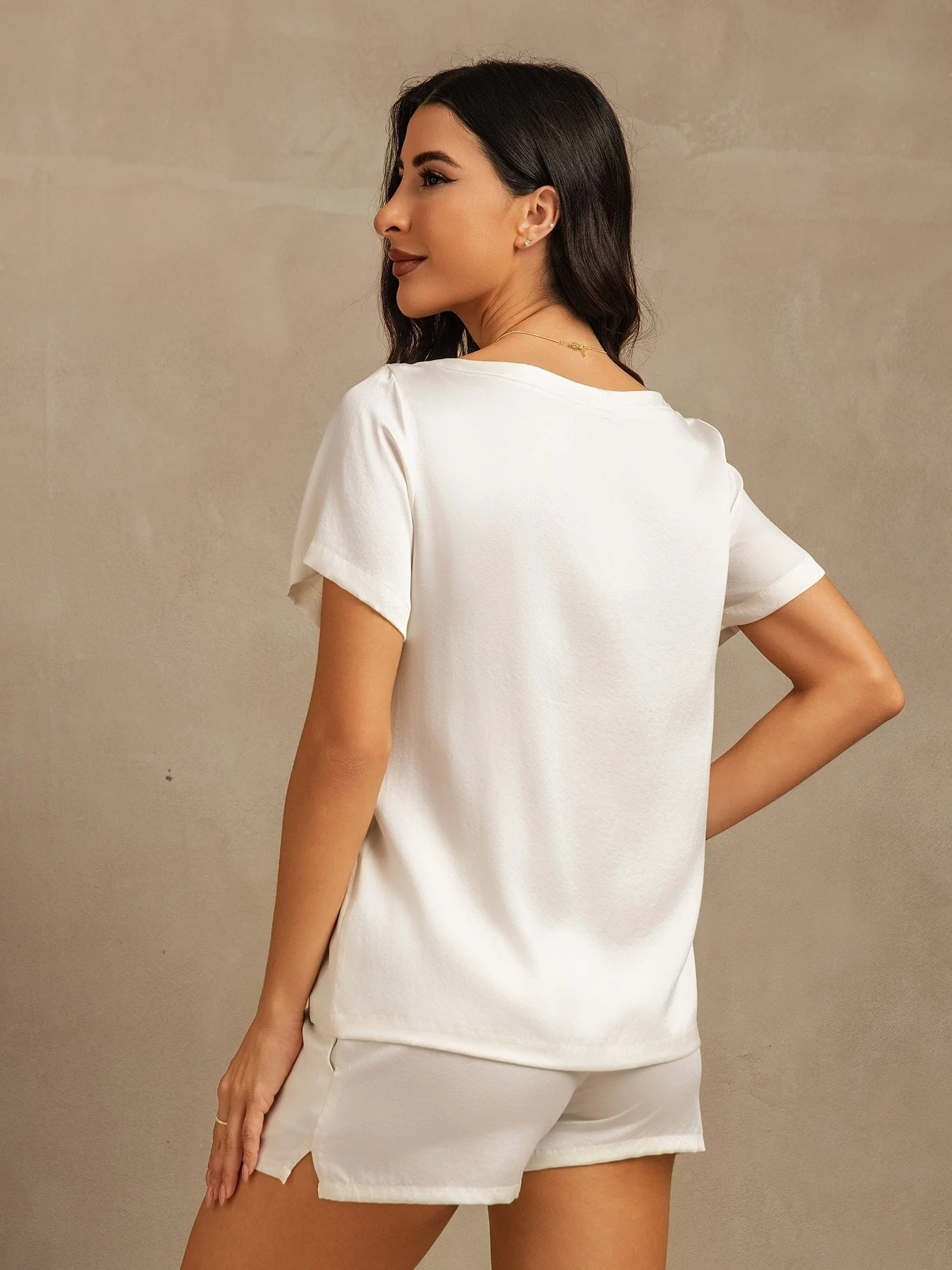 19Momme Women's Silk Short Sleeve Round Collar Pajamas Set with Side Pocket Design - Image 24