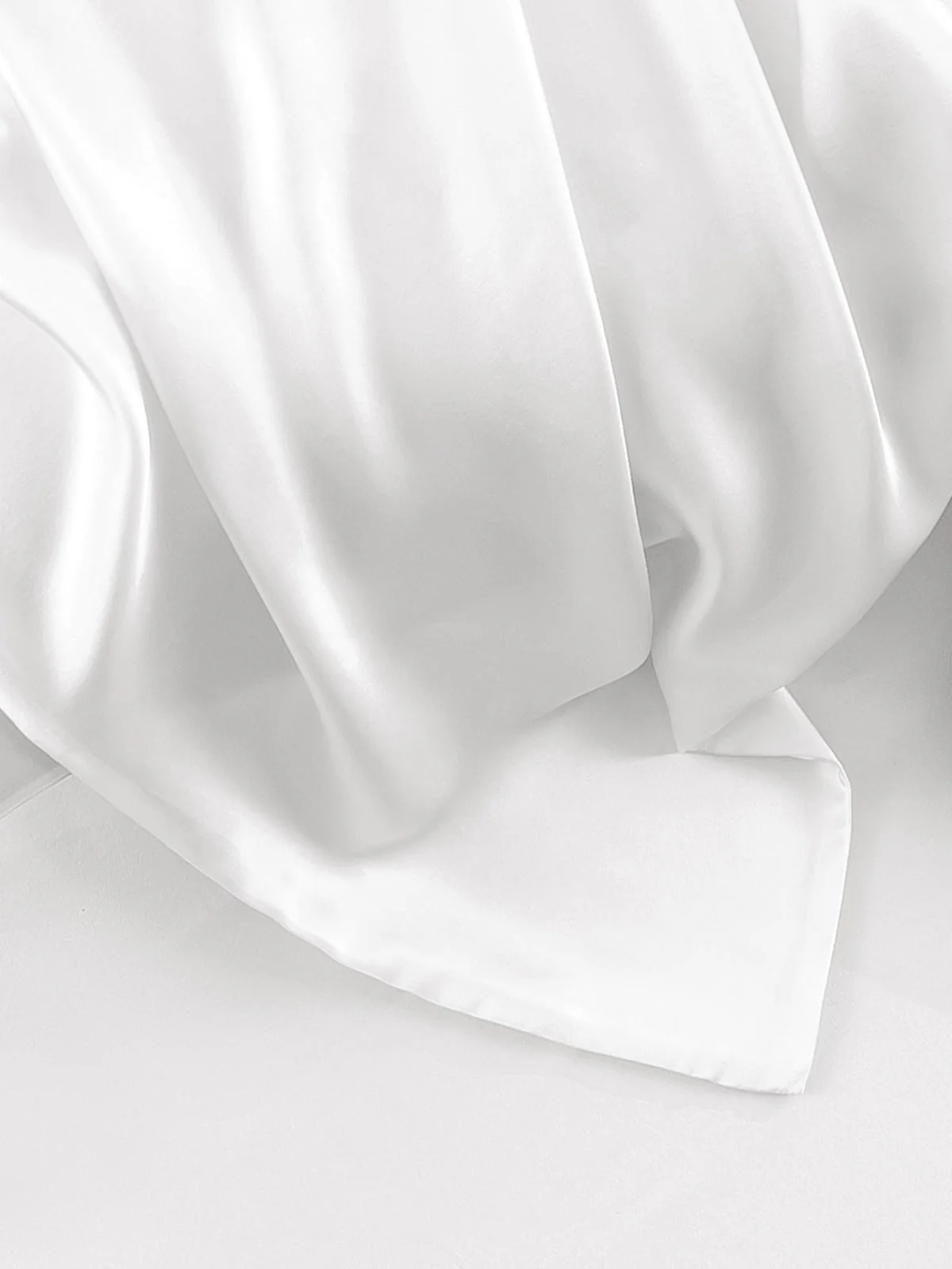 30Momme Luxurious 100% Silk Pillowcase - Hidden Zipper - Image 13