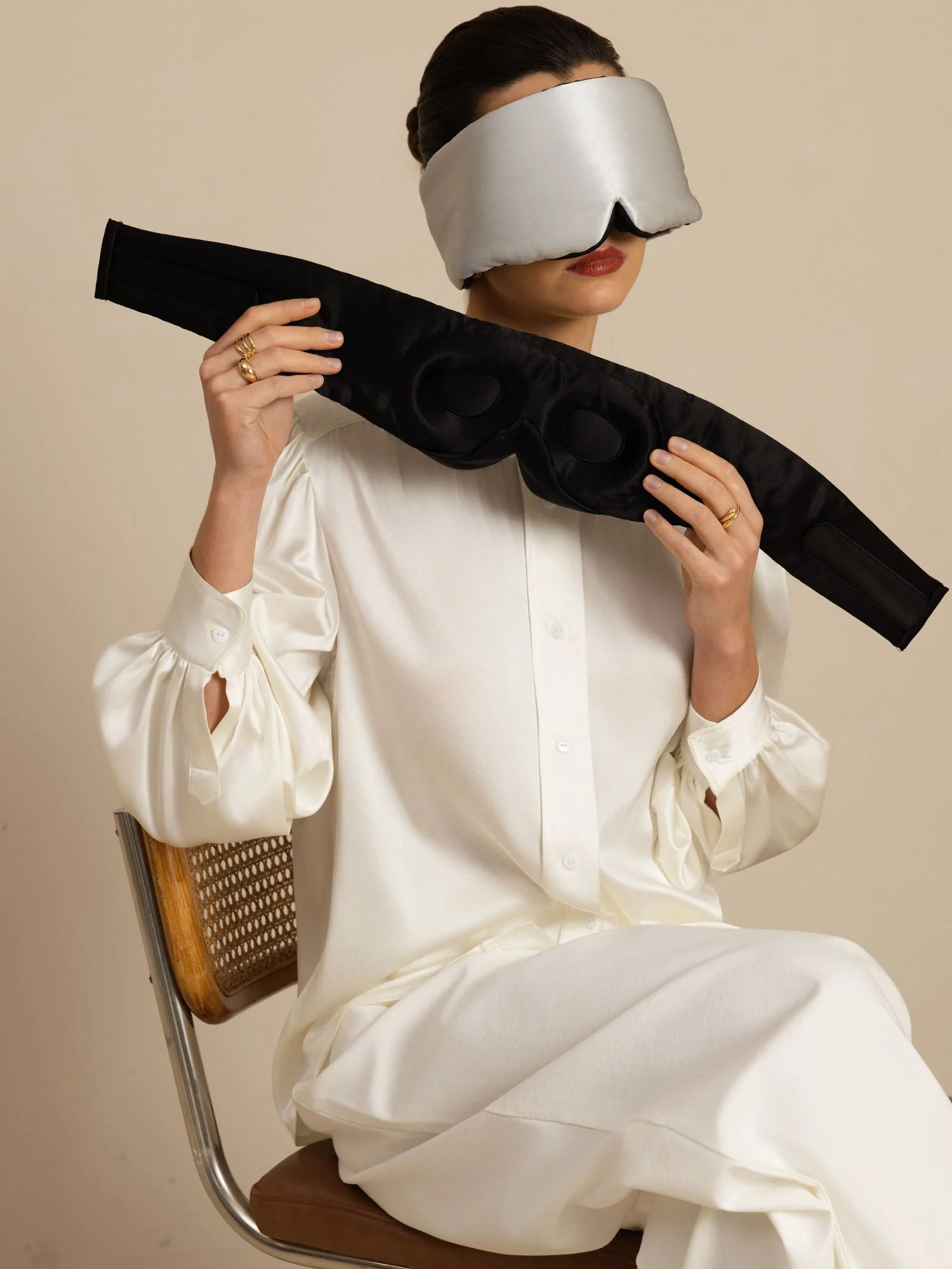 Pure Silk 3D Contoured Eye Mask With Velcro Closure - Image 4