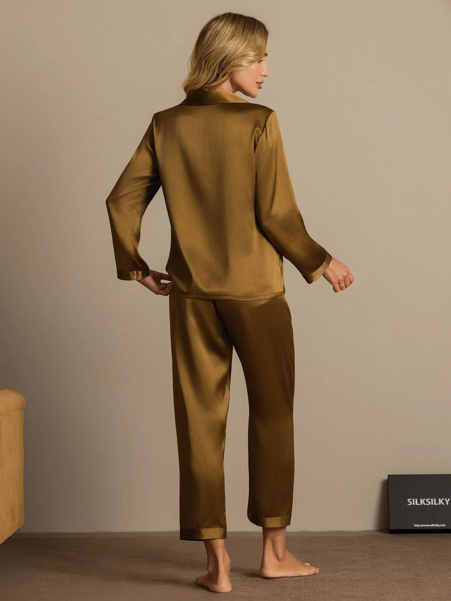 Women's Pure Silk Long Sleeve Pyjamas Set - Image 66