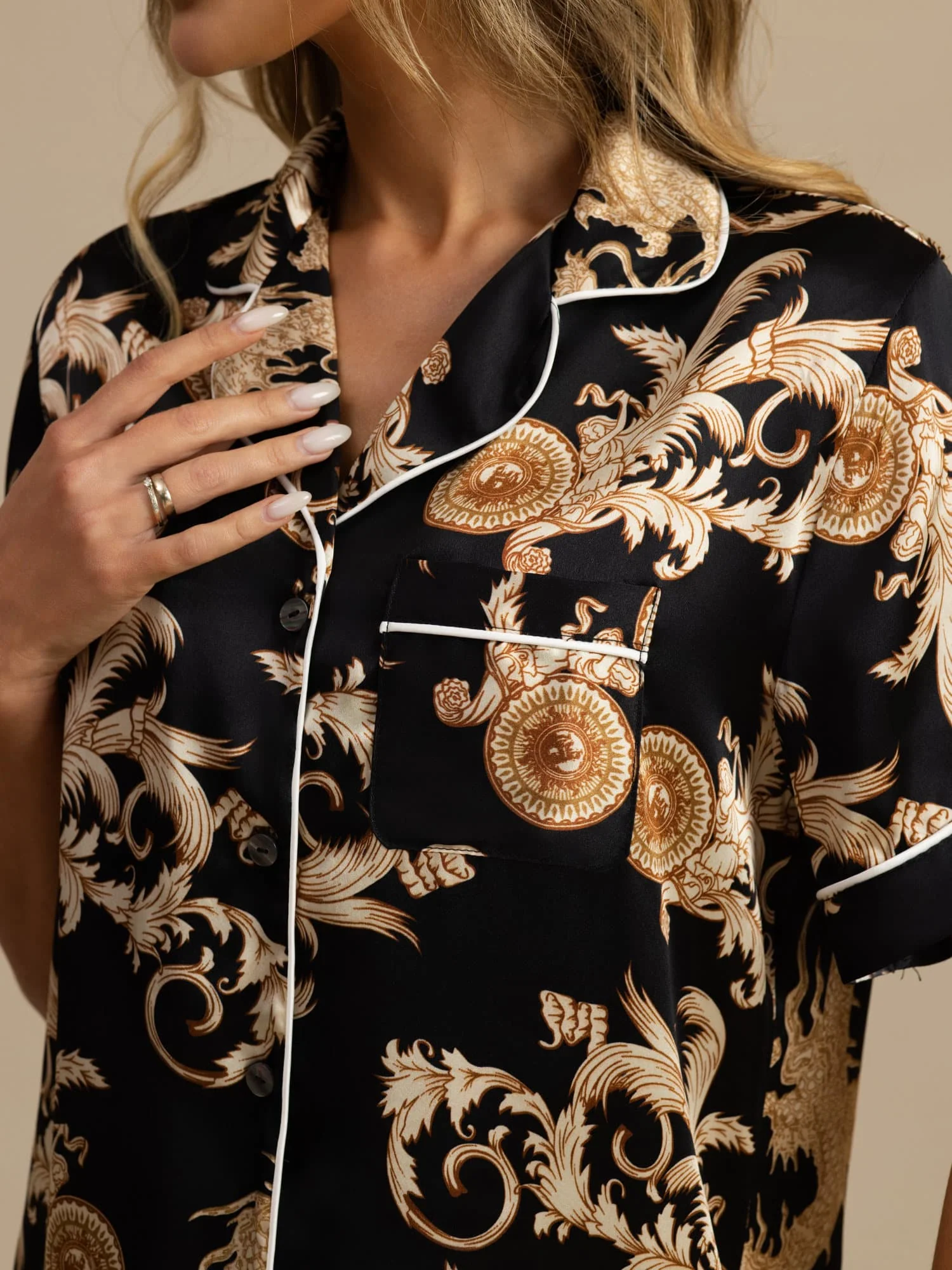 Women's Pure Silk Dragon Print Short Sleeve Notch Collar Pyjamas Set With Shorts - Image 12