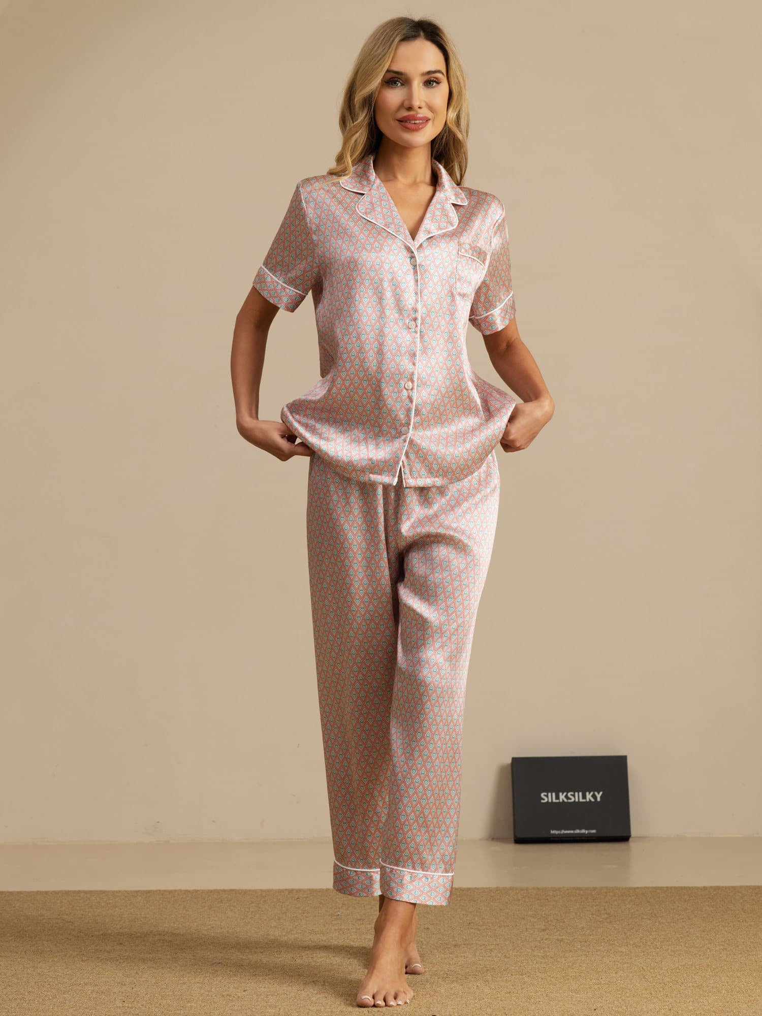 Pure Silk Geometric Print Short Sleeve Notch Collar Women's Pyjamas Set With Pants - Image 6