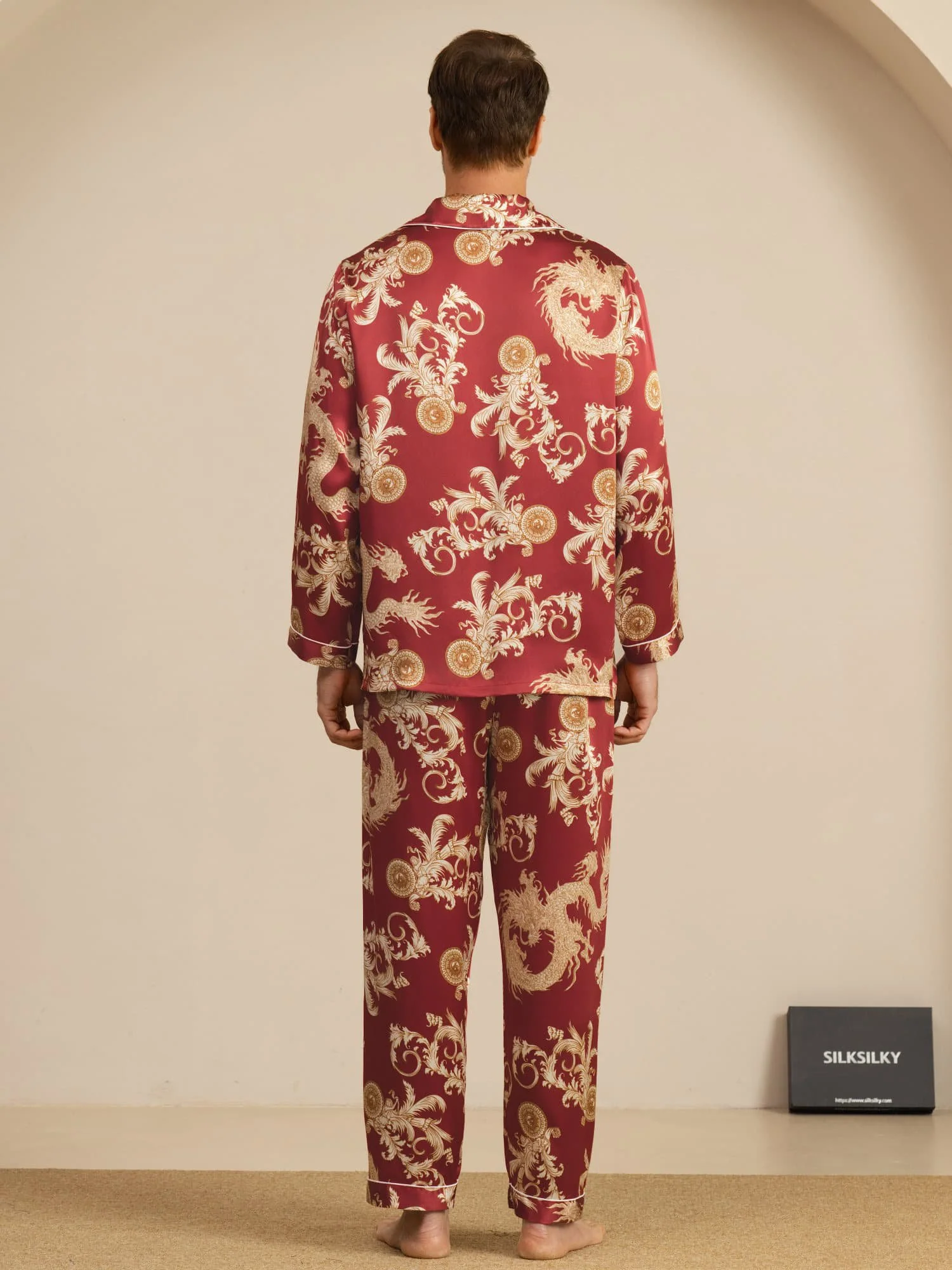 Pure Silk Men's Dragon Print Long Sleeve Notch Collar Pajamas Set - Image 17