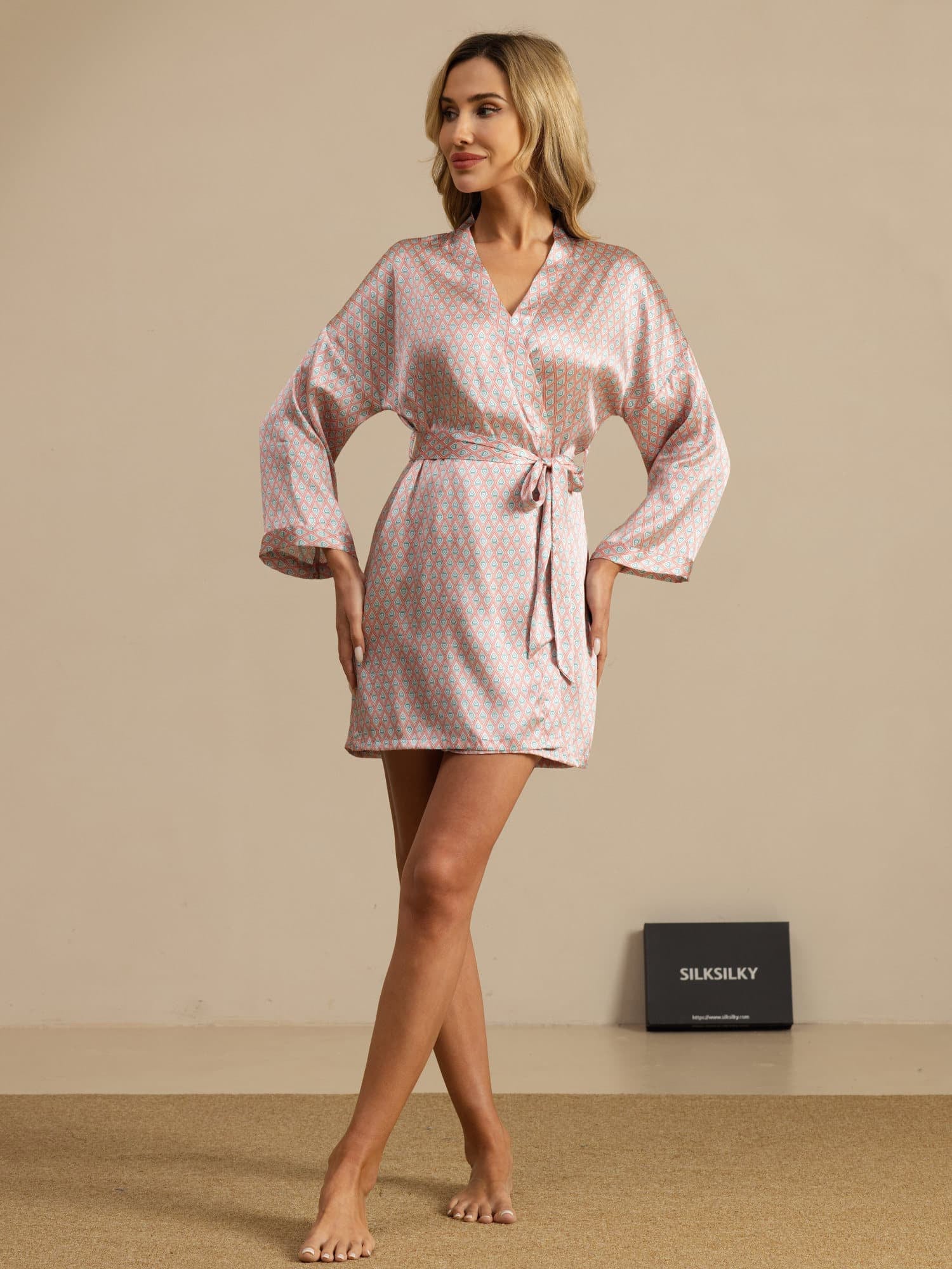 Pure Silk Women’s Long Sleeve Heart Geo Printed Short Belted Robe - Image 13