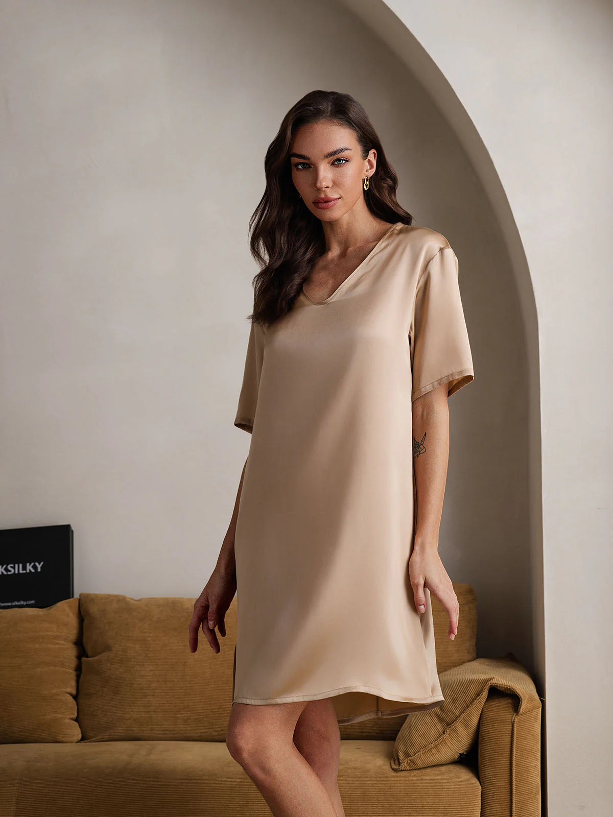 Pure Silk Half Sleeve V-neck Short Nightdress with Split Design - Image 41