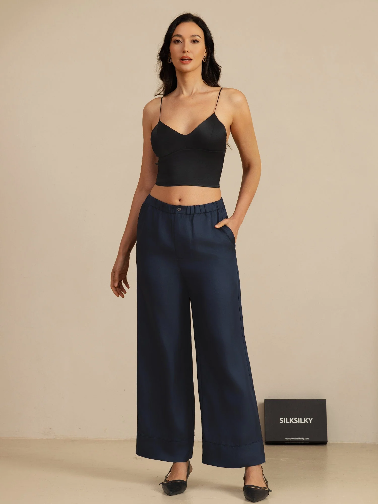 19Momme Silk Crop Top Spaghetti Strap V Neck Camisoles with Built-in Bra - Image 14