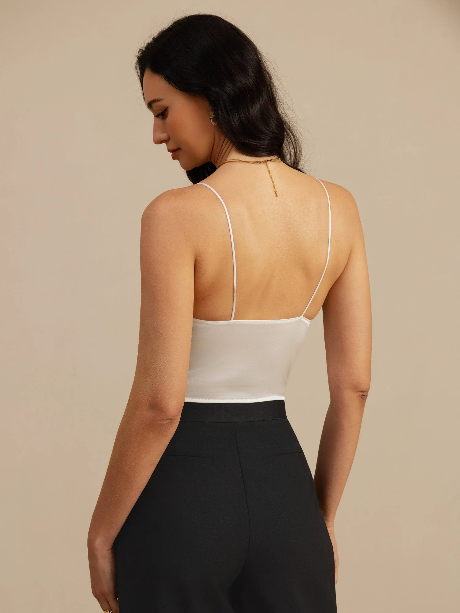 19Momme Silk Crop Top Spaghetti Strap V Neck Camisoles with Built-in Bra - Image 2