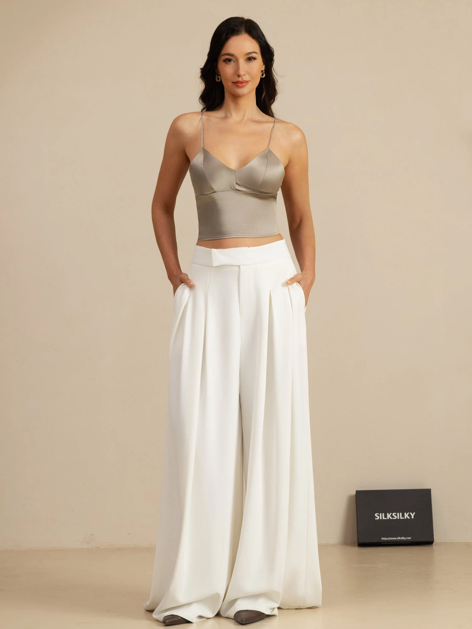 19Momme Silk Crop Top Spaghetti Strap V Neck Camisoles with Built-in Bra - Image 23