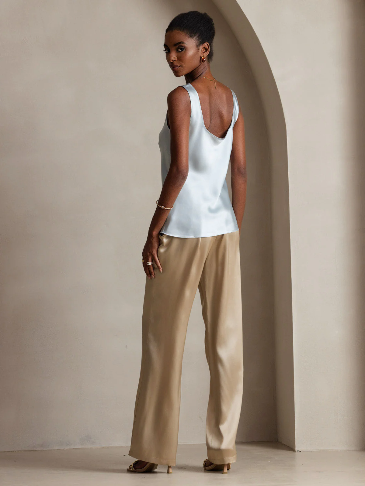 Women's Pure Silk Sleeveless U Neck Tank Top - Image 15
