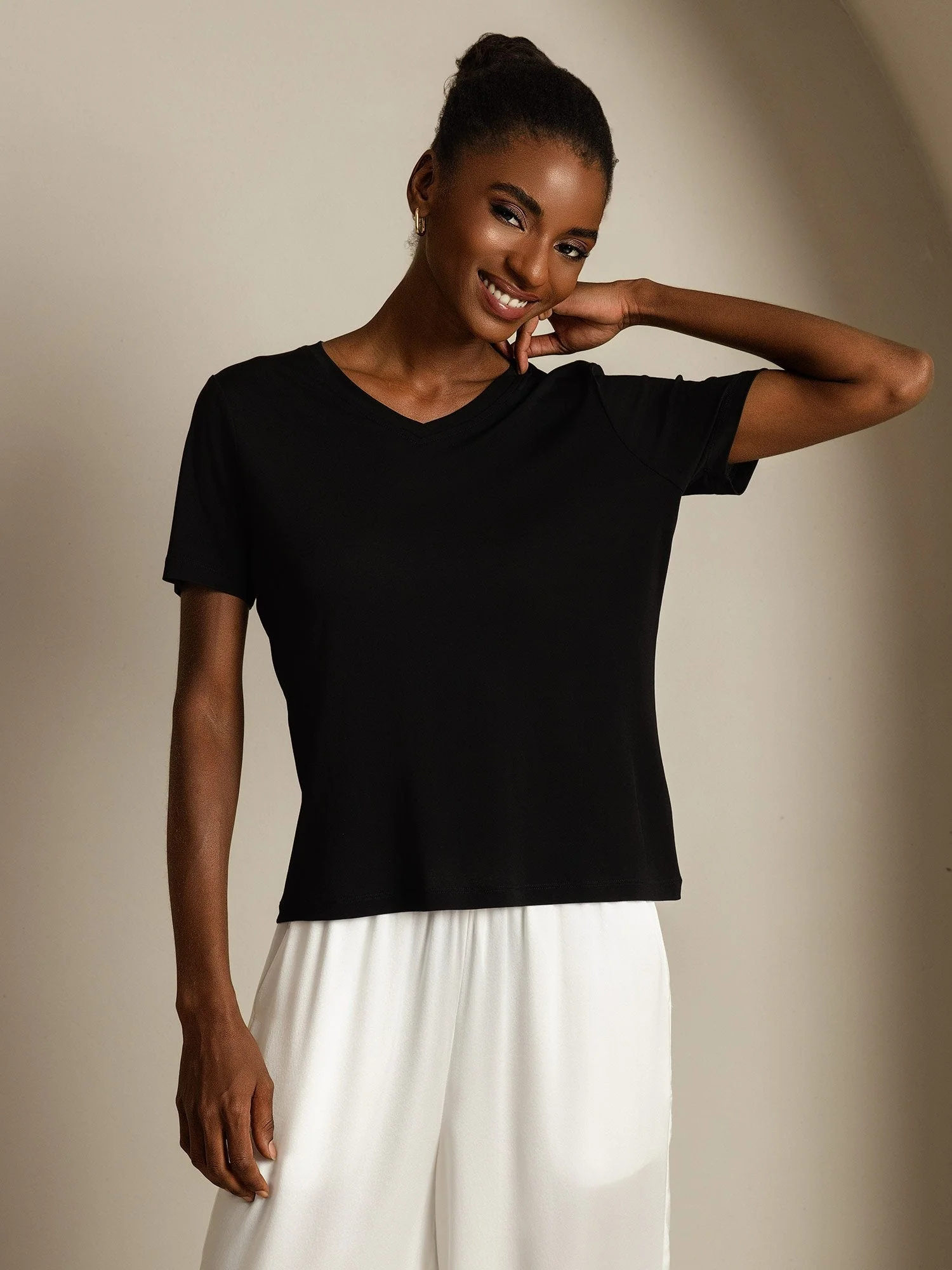 Pure Silk V Neck Short-Sleeve Snag-Resistant Women's T-Shirt - Image 36