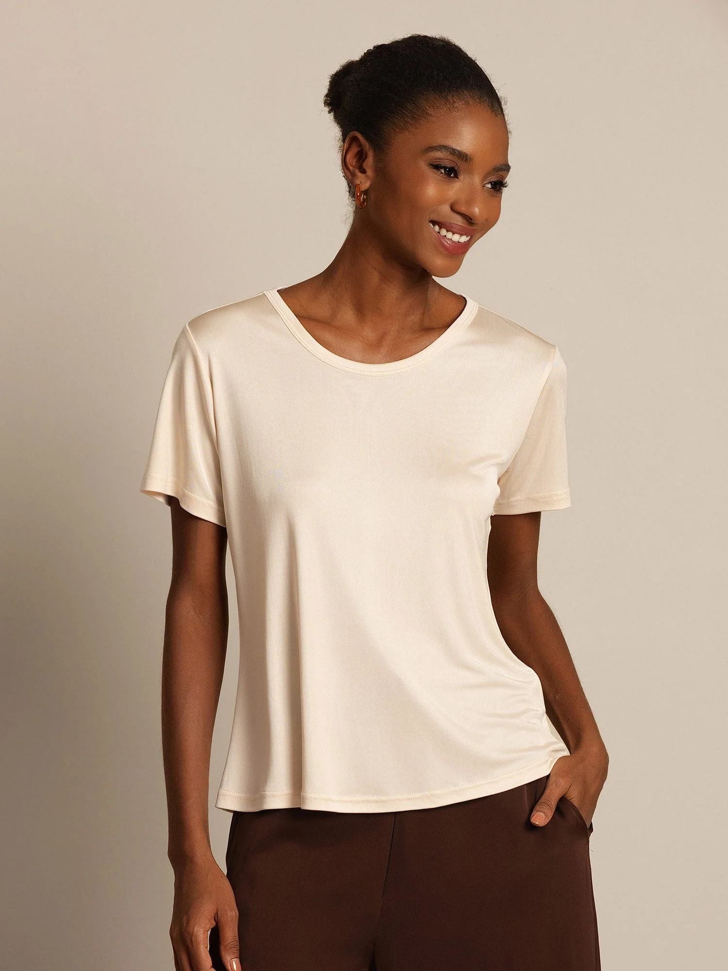 Women's Pure Silk Short Sleeve Round Neck T-Shirt - Image 30