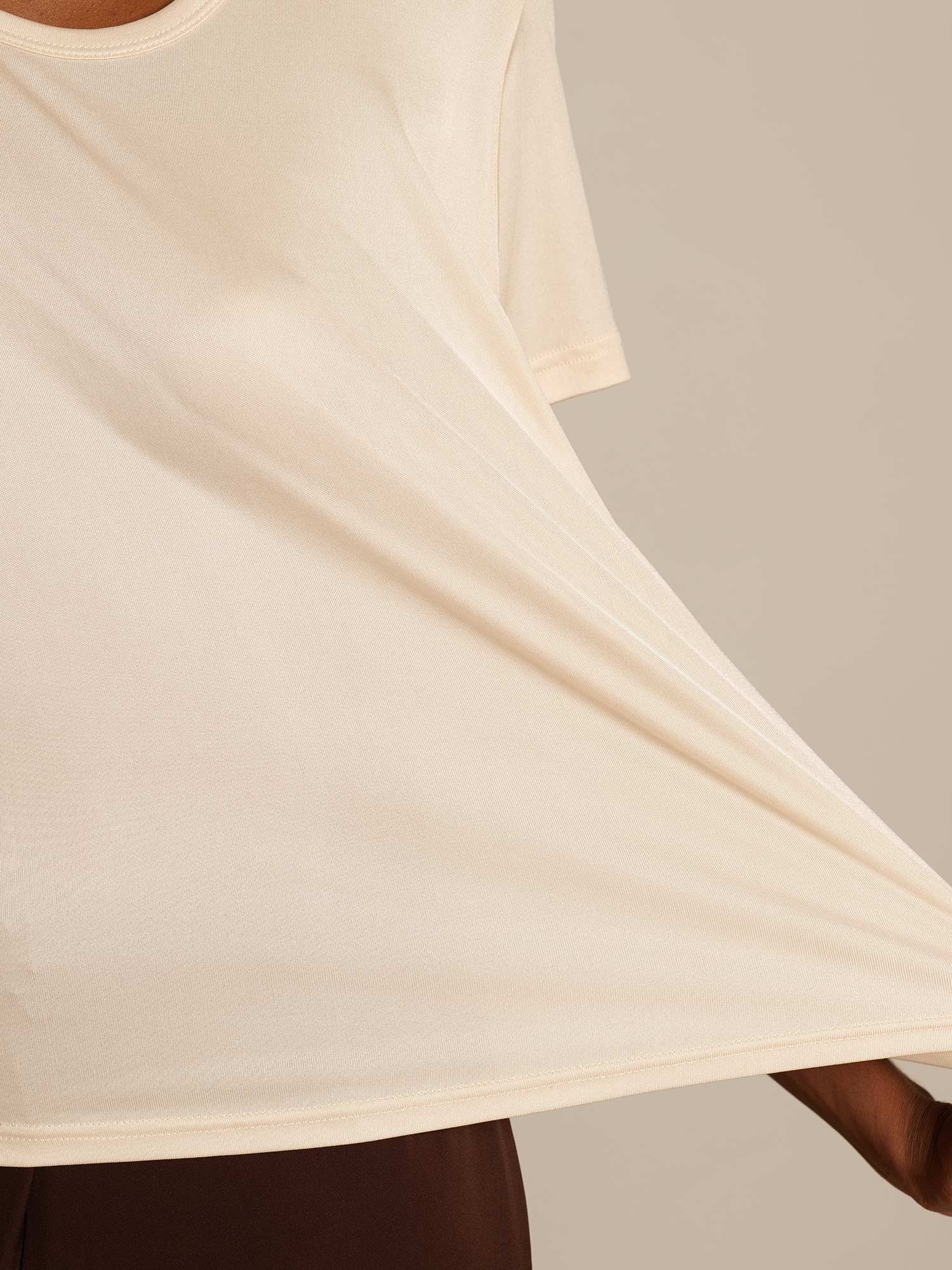 Women's Pure Silk Short Sleeve Round Neck T-Shirt - Image 33