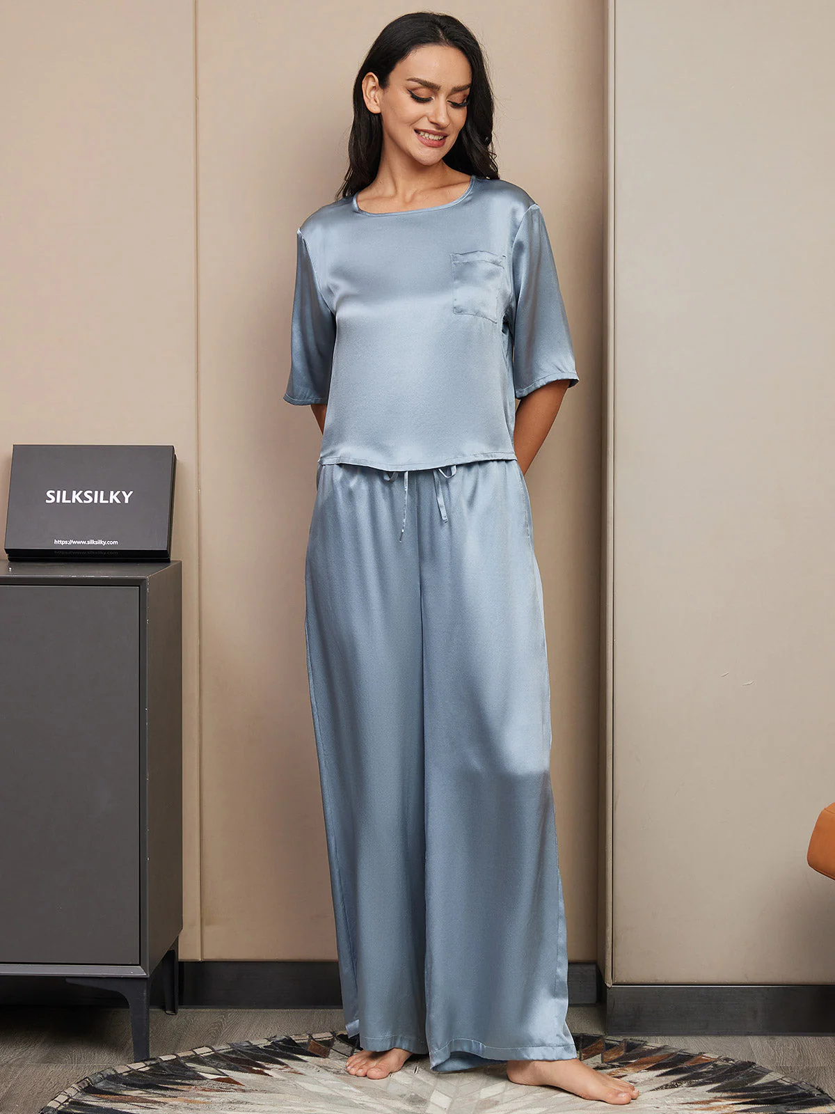 Women's Pure Silk Half Sleeve Round Neck Pyjamas Set - Image 11