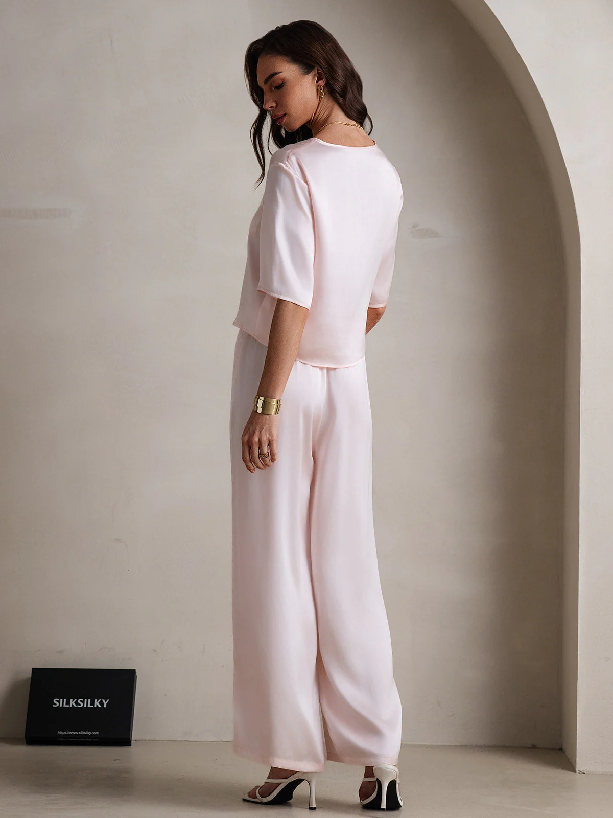 Women's Pure Silk Half Sleeve Round Neck Pyjamas Set - Image 14