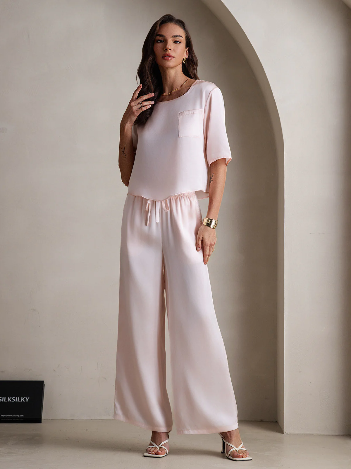 Women's Pure Silk Half Sleeve Round Neck Pyjamas Set - Image 15