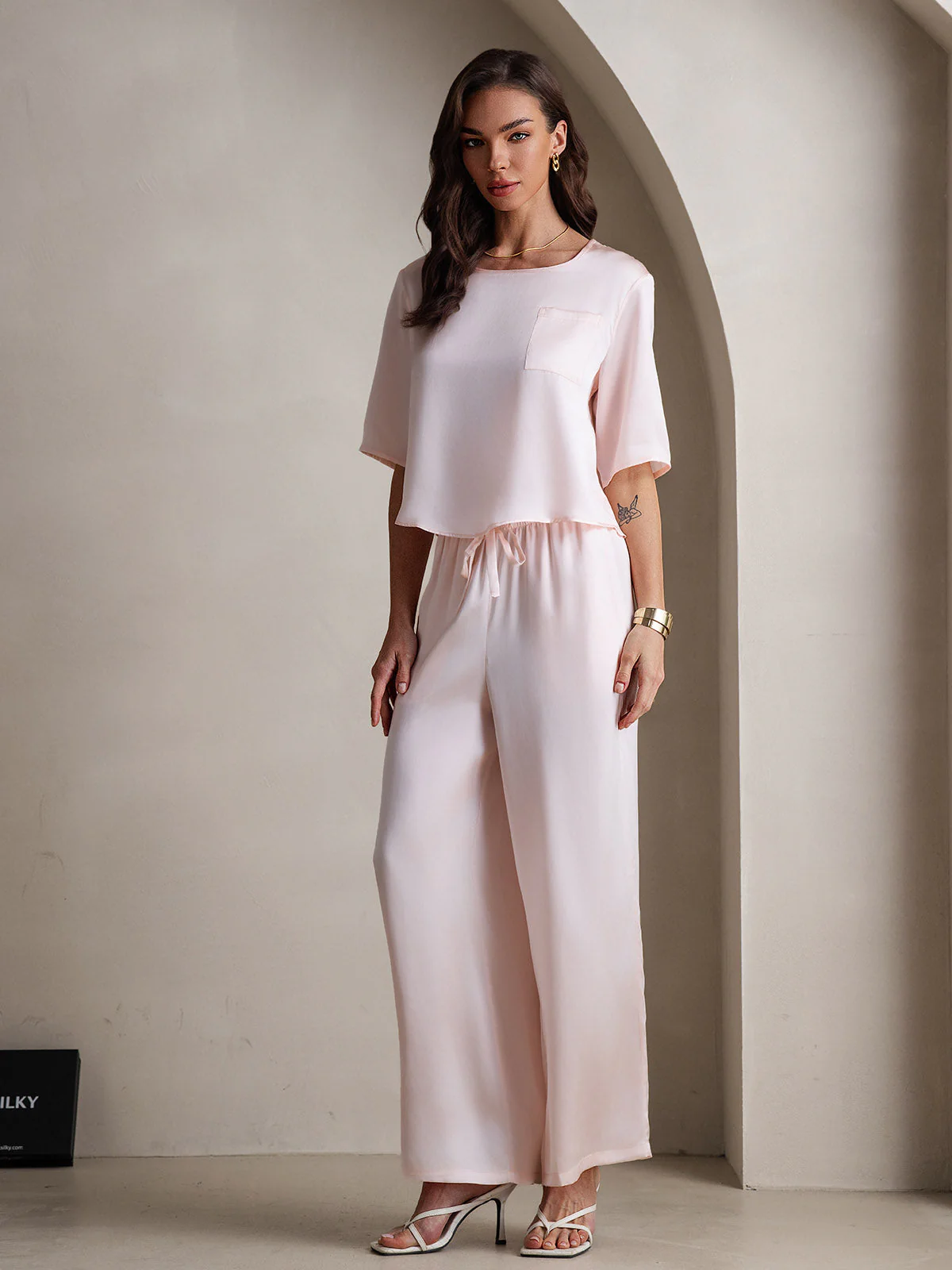 Women's Pure Silk Half Sleeve Round Neck Pyjamas Set - Image 18