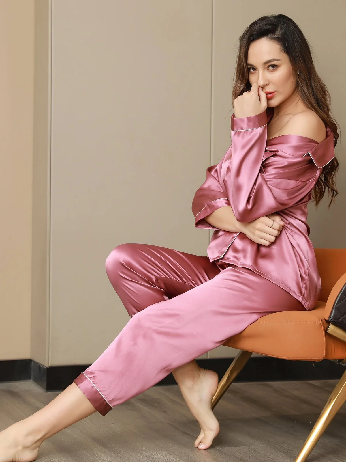 Women's Pure Silk Long Sleeve Button Up Pyjamas Set - Image 42