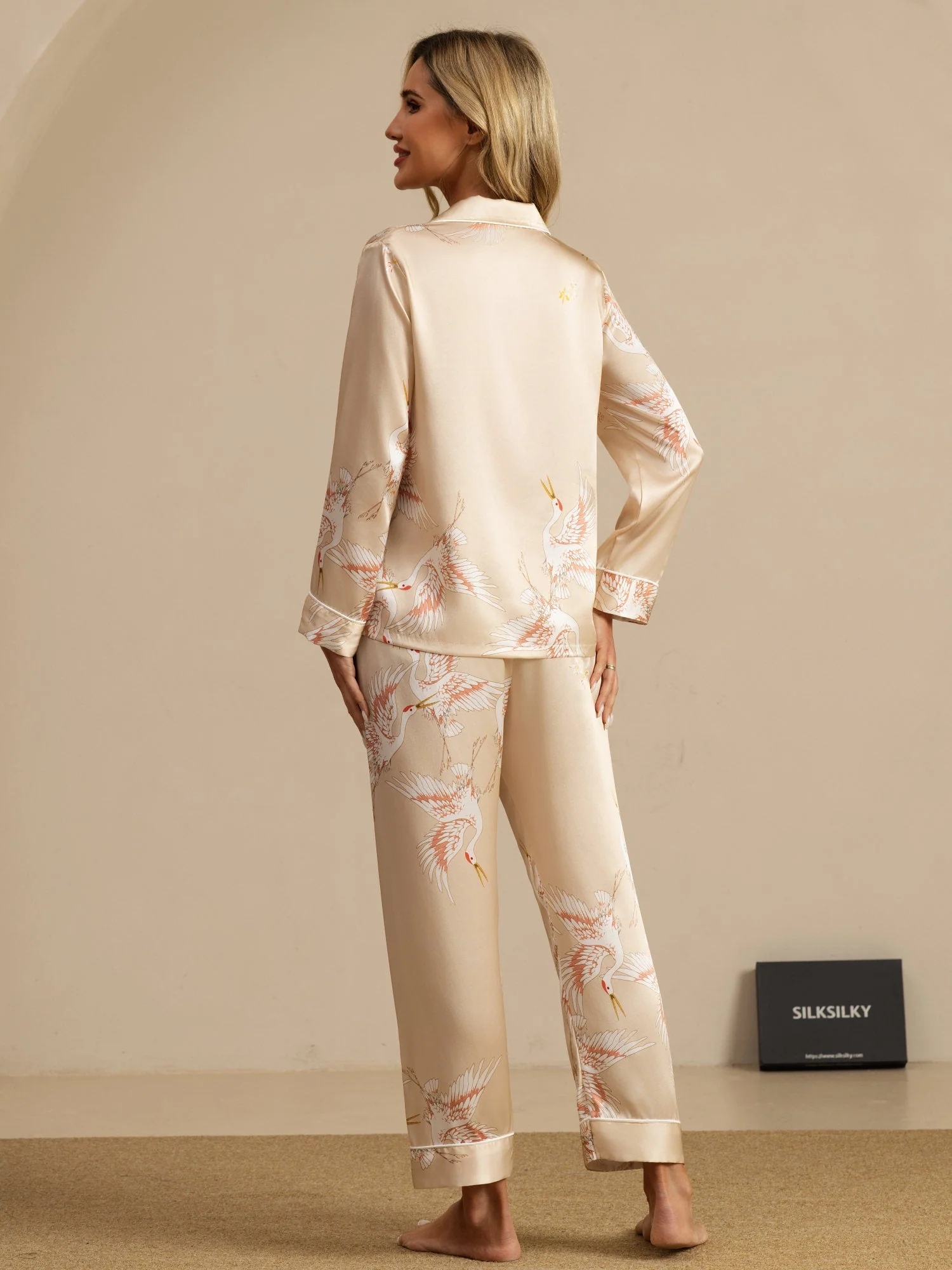 19Momme Women's Pure Silk Crane Print Long Sleeve Notch Collar Pyjamas Set - Image 34