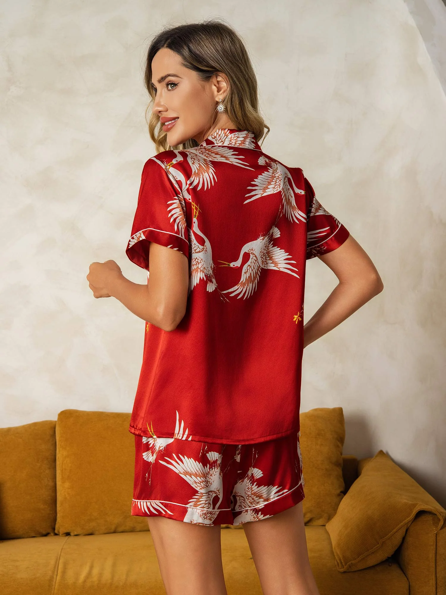 19Momme Women's Pure Silk Crane Print Short Sleeve Pyjamas Set - Image 2