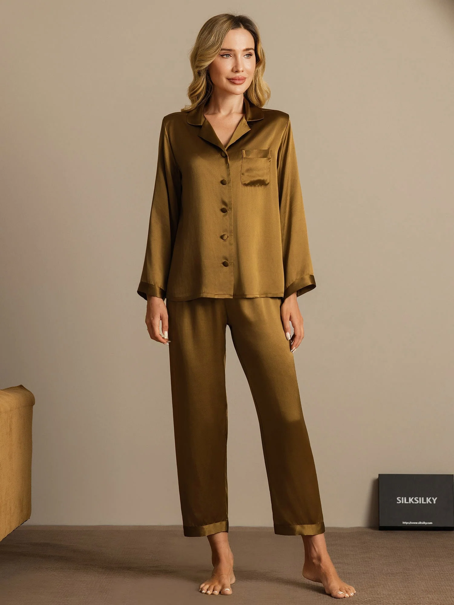 Pure Silk Long Sleeve Women's Pyjamas Set - Image 70