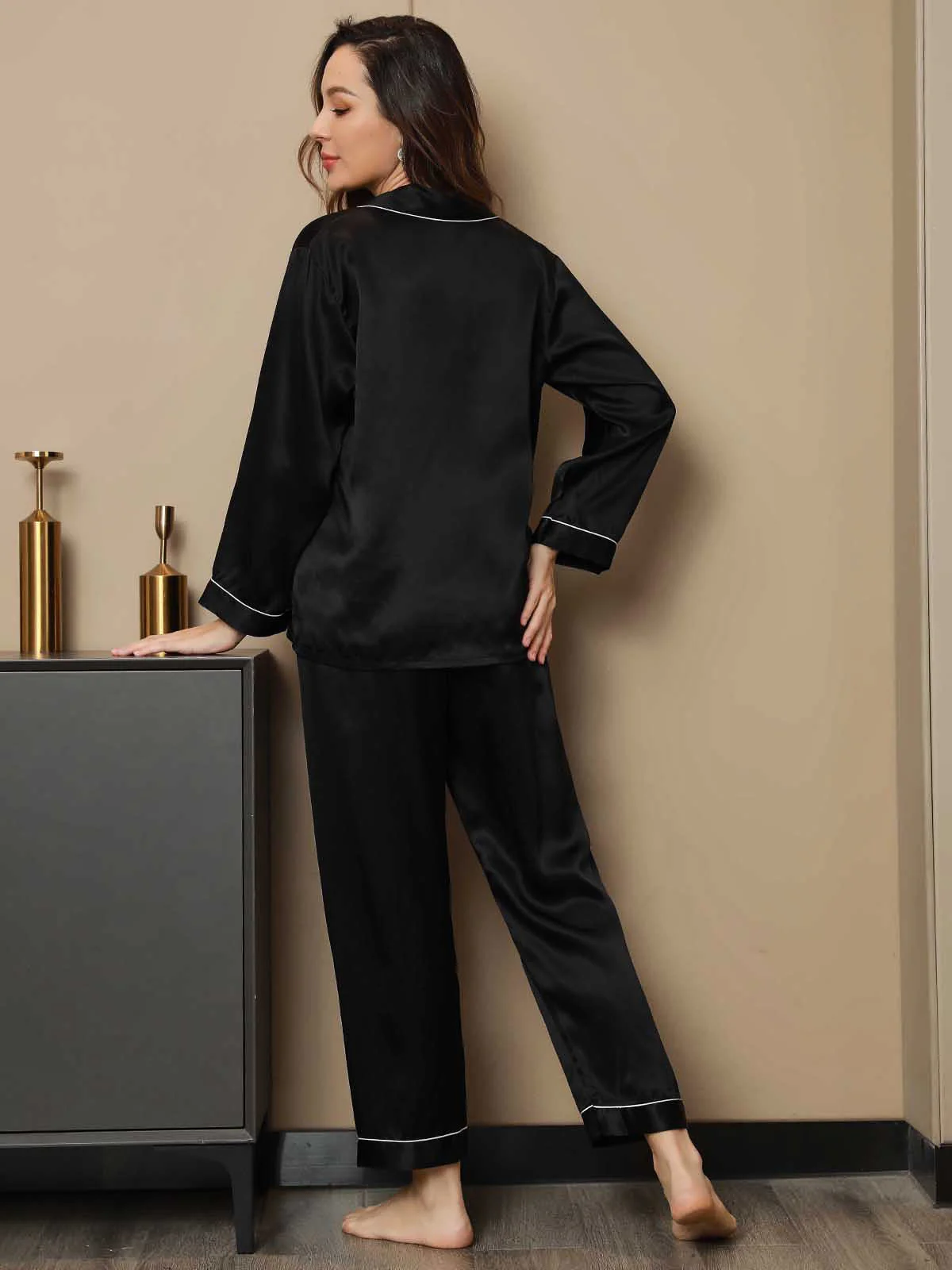 Pure Silk Notch Collar Button Up Women's Pyjamas Set - Image 11