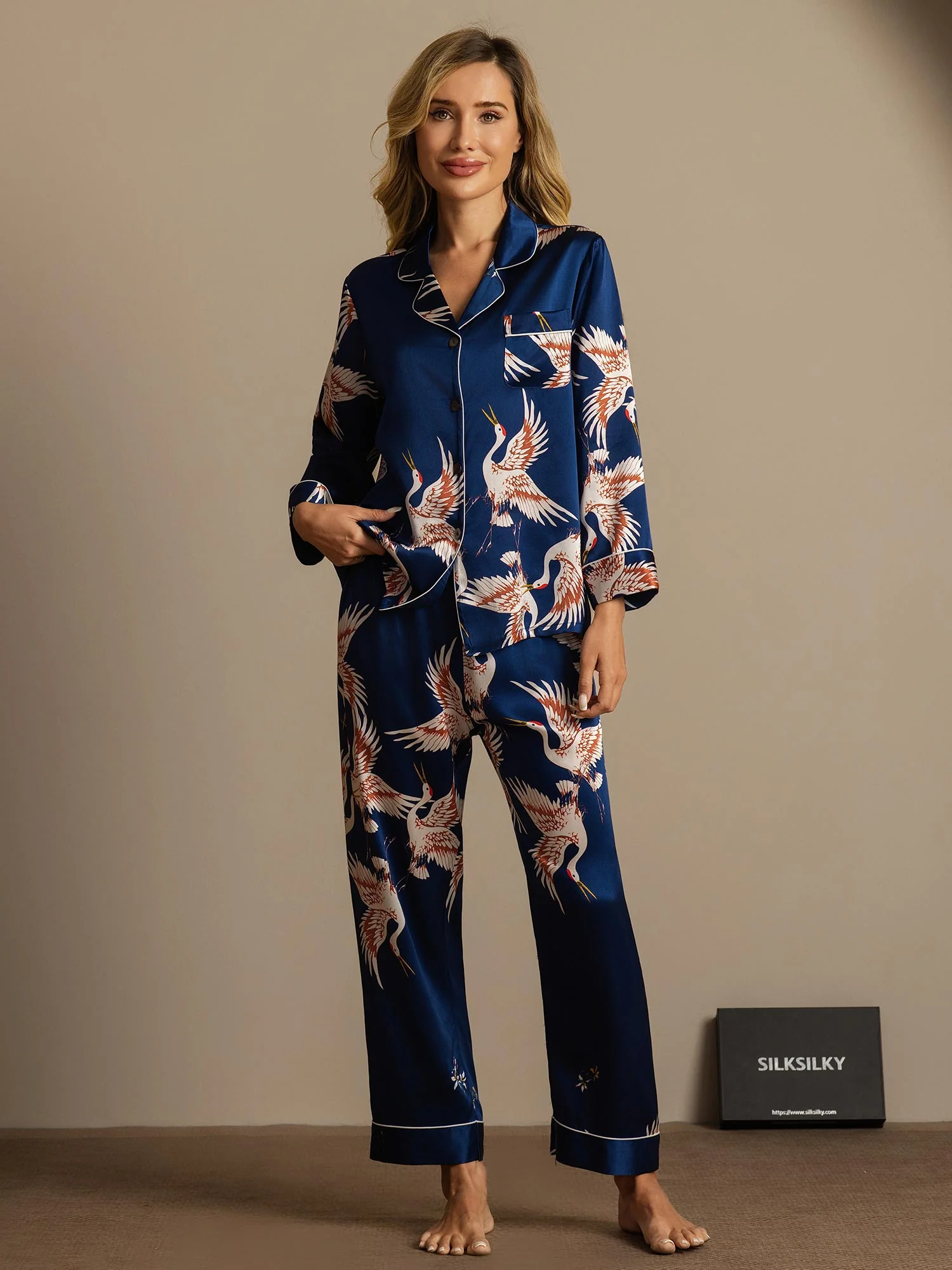19Momme Pure Silk Crane Print Women's Long Sleeve Notch Collar Pyjamas Set - Image 10