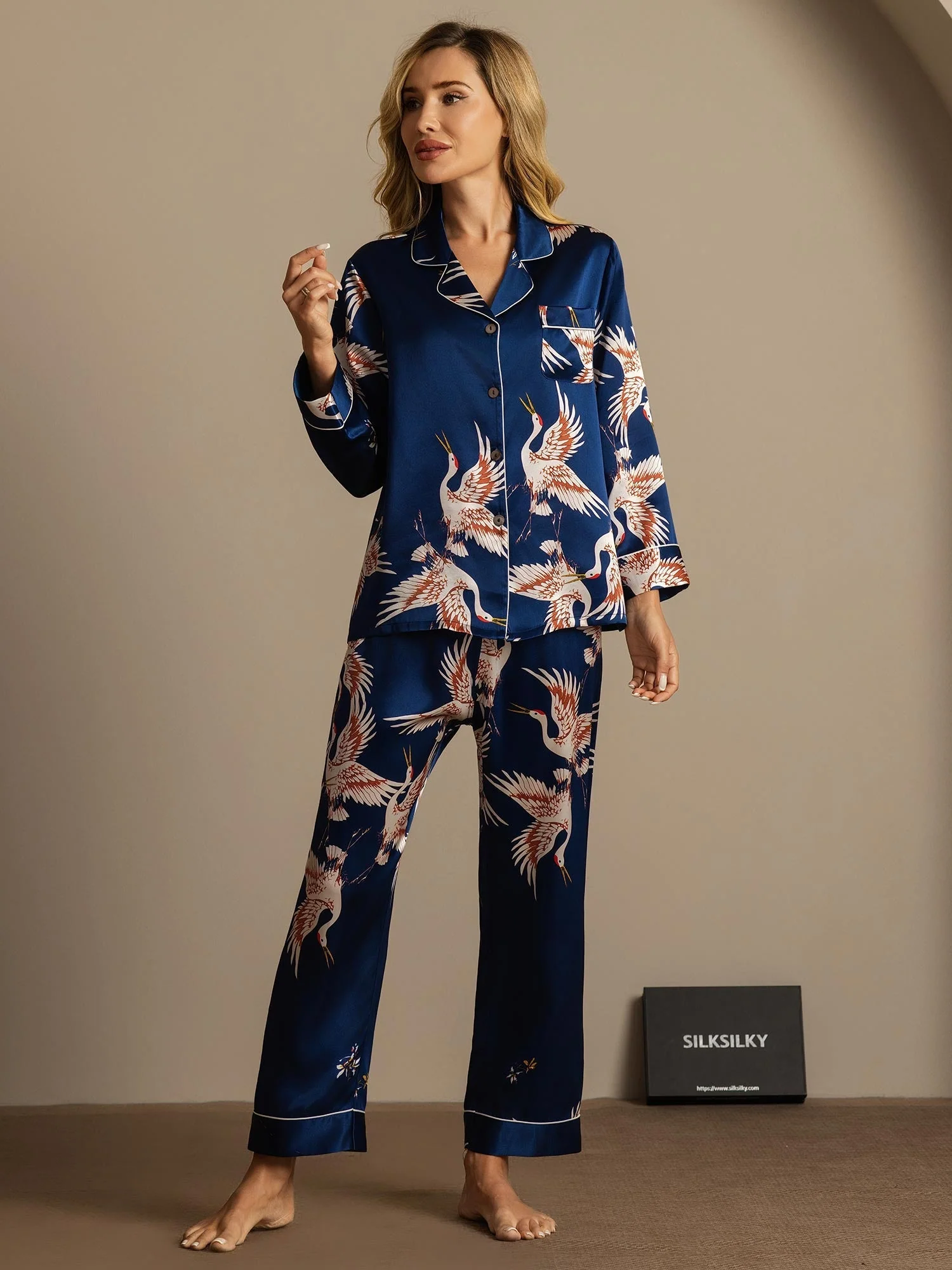 19Momme Pure Silk Crane Print Women's Long Sleeve Notch Collar Pyjamas Set - Image 12